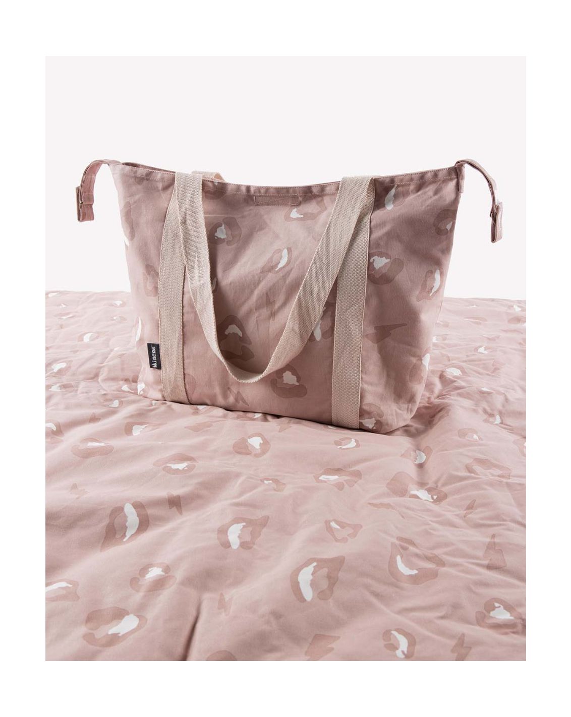 Minene – Picnic Blanket Pink Leopard