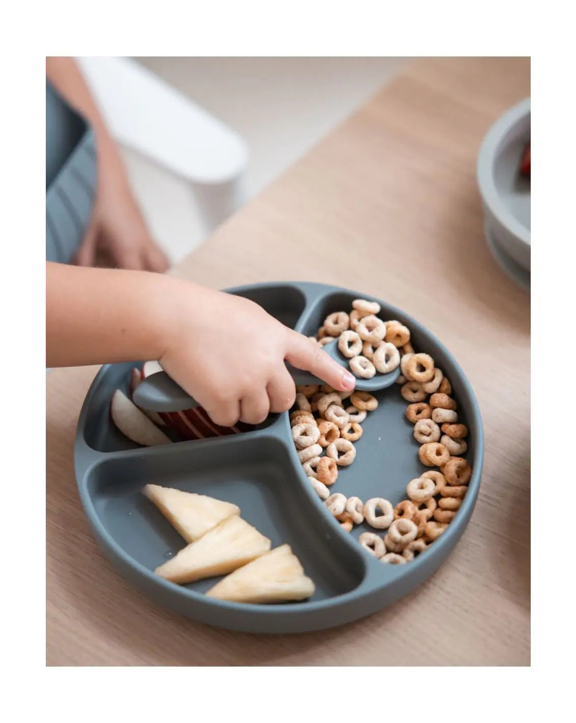 Minene - Πιάτο Σιλικόνης με βεντούζα Navy Blue