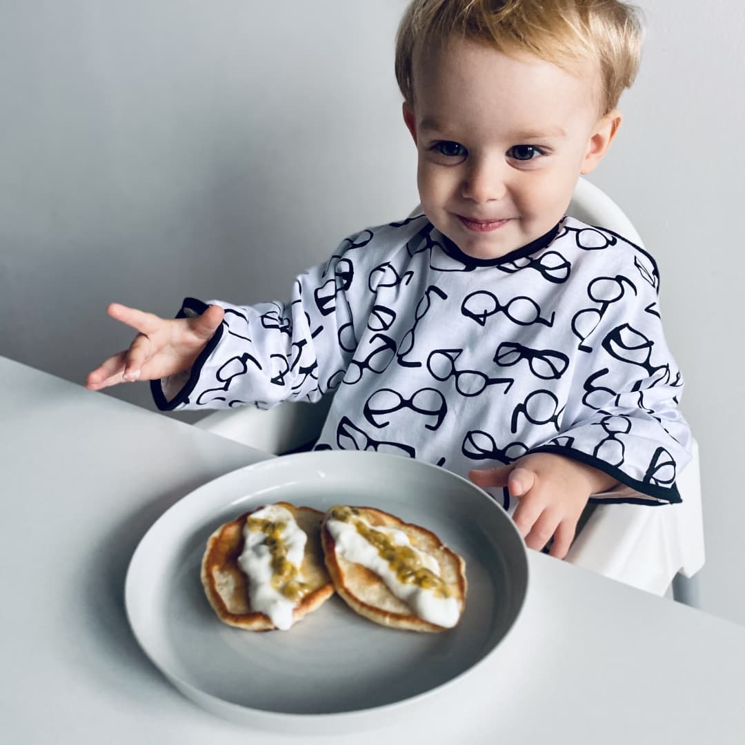 Αδιάβροχη Βαμβακερή Σαλιάρα με Δέσιμο και Μανίκι