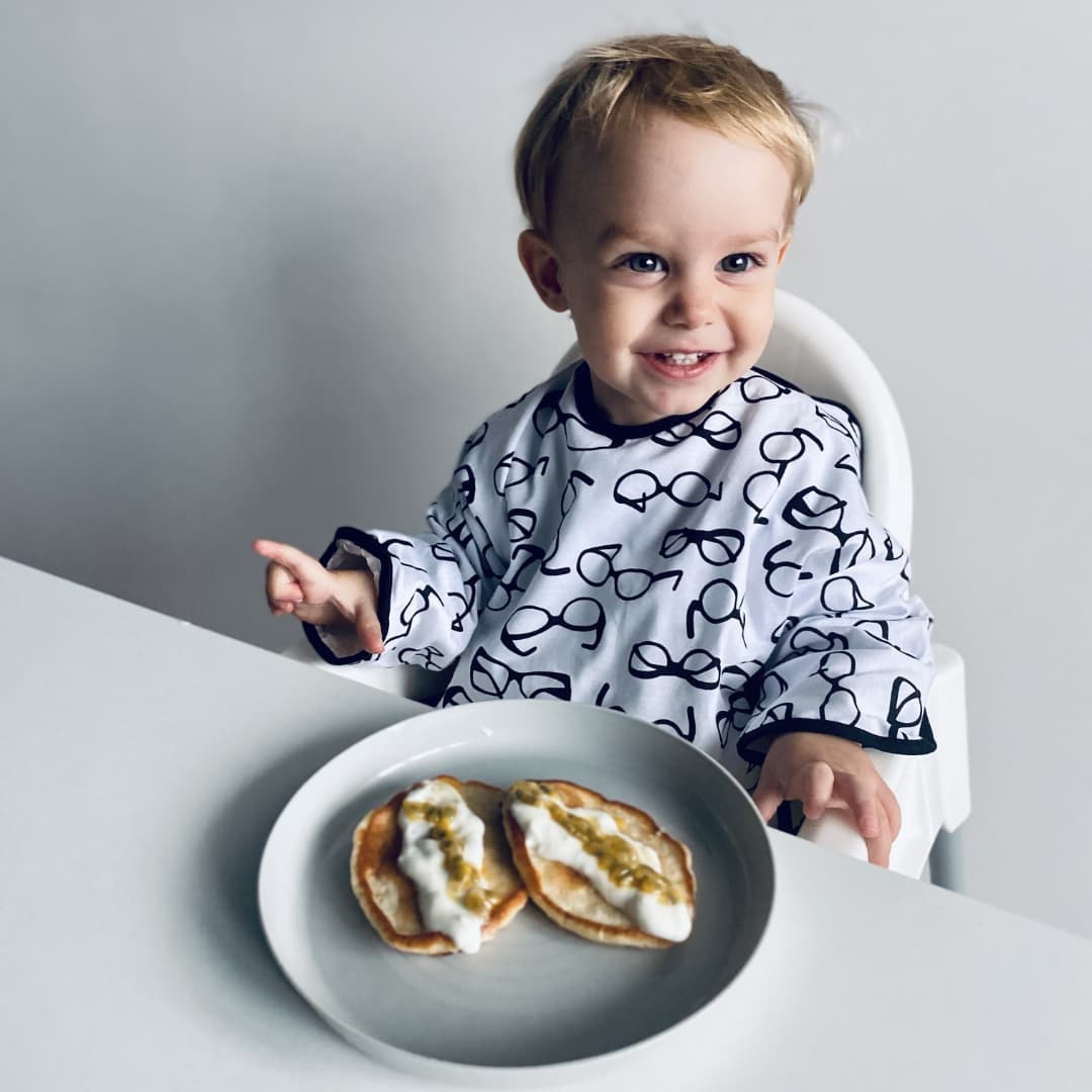 Αδιάβροχη Βαμβακερή Σαλιάρα με Δέσιμο και Μανίκι