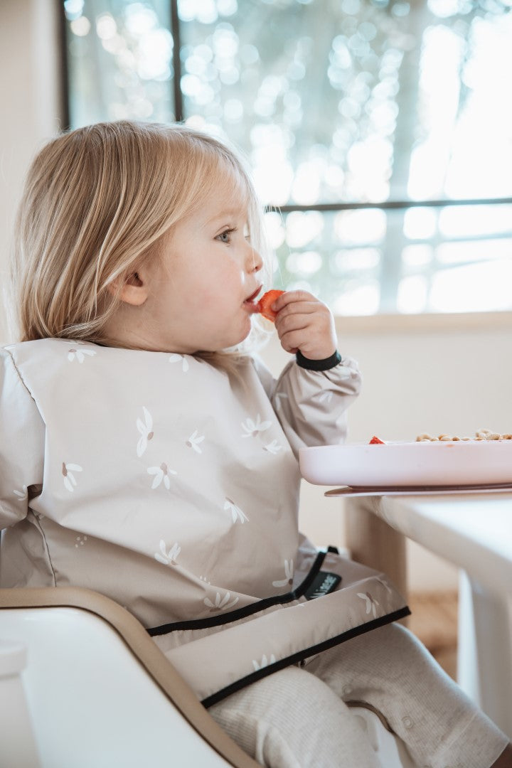 Minene - Αδιάβροχη Σαλιάρα Με Μανίκια