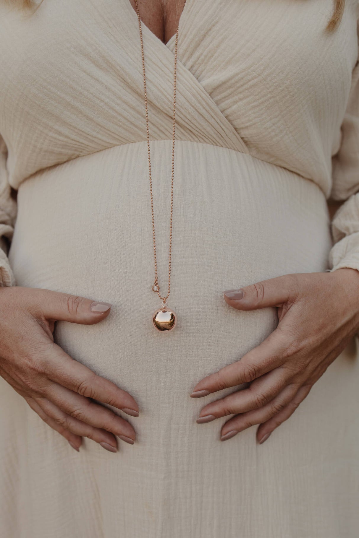 Proud Mama Bola Chloe Gold Chain Round with charm